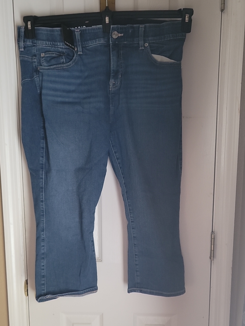 torrid Medium Blue Cropped Jeans